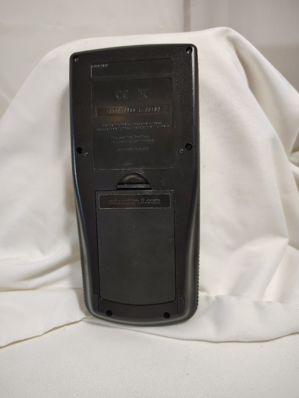 Texas Instruments TI-83 - Picture 2 of 5